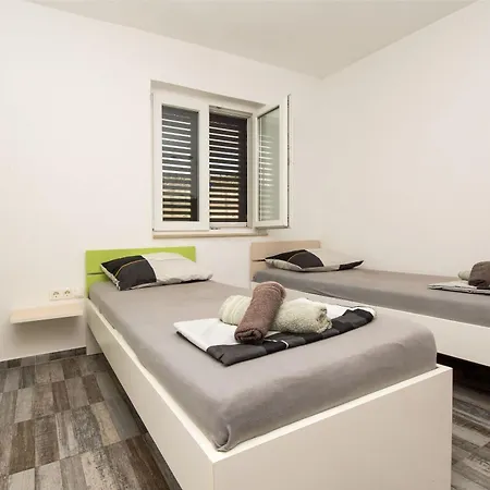 Lazy Dayz Pool Apartament Trogir